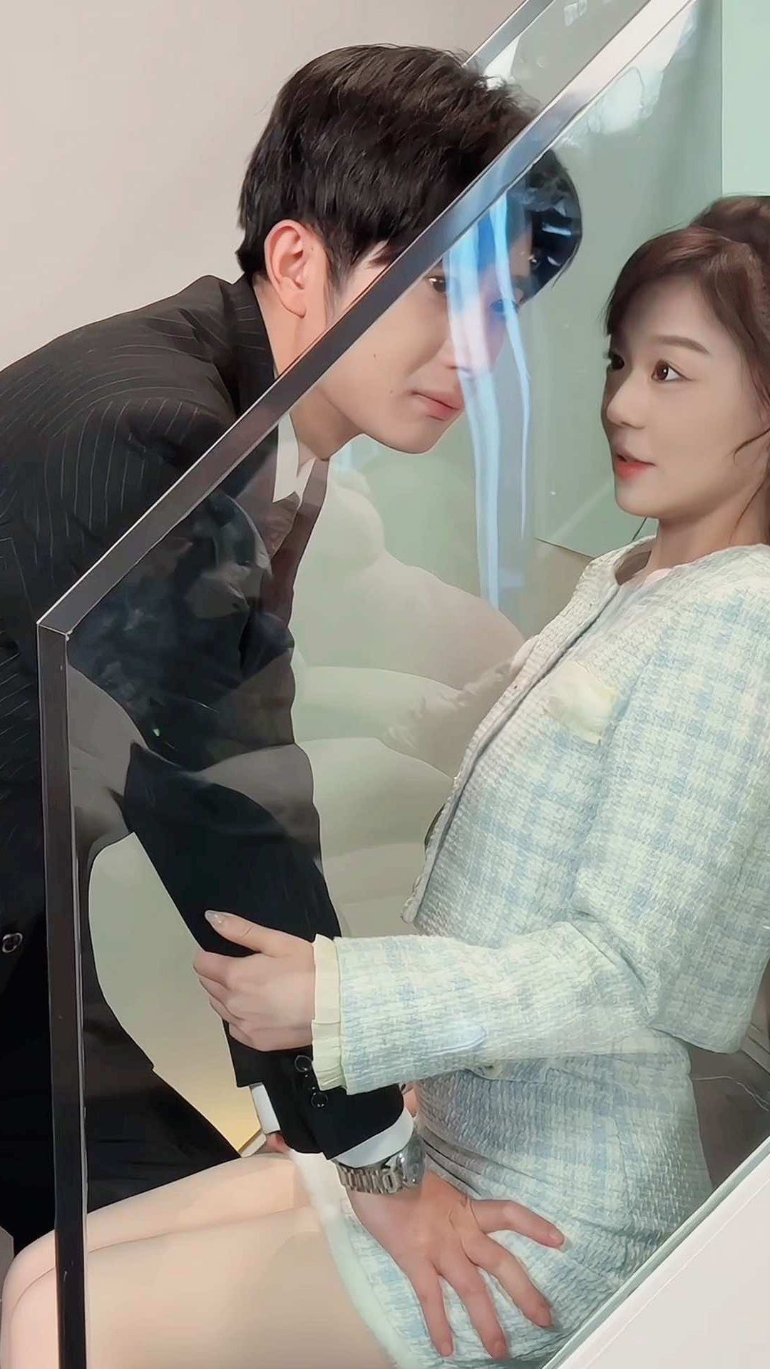 閃婚當(dāng)天，我懷上了豪門繼承人