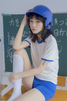 幼儿园小女孩体检脱裤子照片